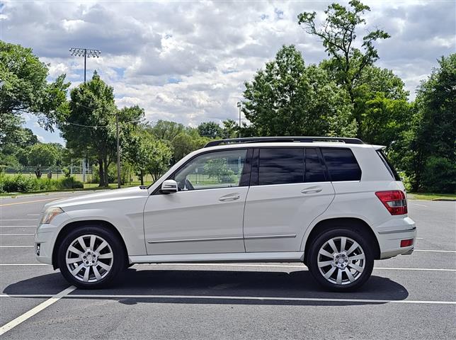 2010 GLK 350 4MATIC image 3