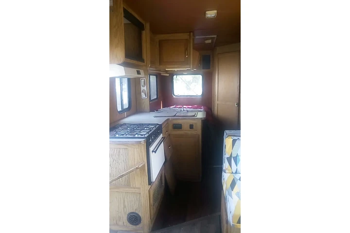 $6900 : 1FDKE30GXRHB027 image 6