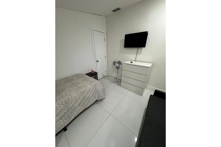 $1000 : Se Renta Habitaciones Duplex image 6
