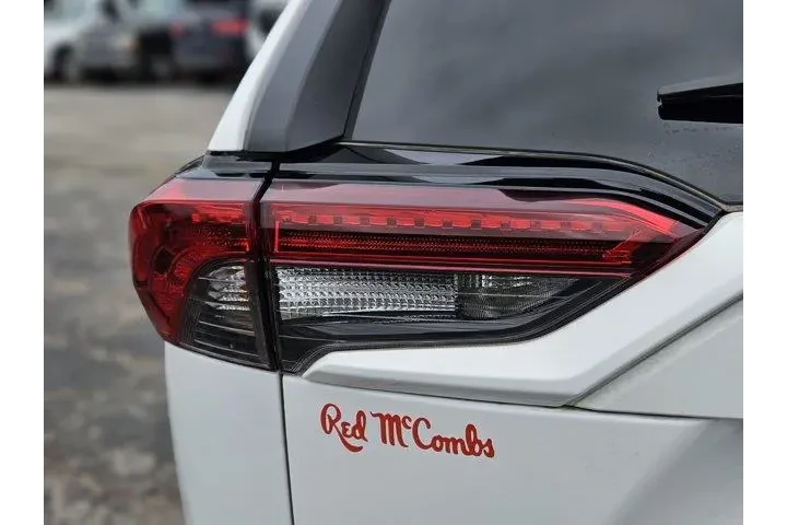 $28000 : Toyota RAV4 2024 LE 4dr SUV image 9