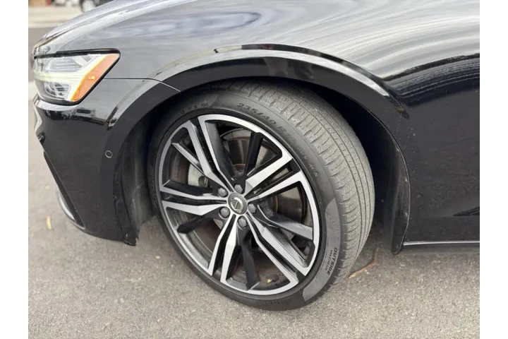 $26998 : 2021 S60 T6 R-Design image 3