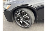 $26998 : 2021 S60 T6 R-Design thumbnail