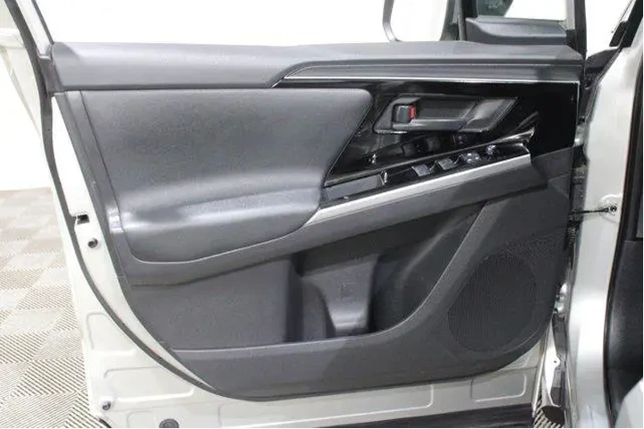 $26998 : Toyota bZ4X 2024 AWD XLE 4dr image 6