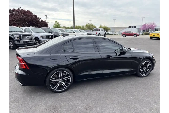 $26998 : 2021 S60 T6 R-Design image 10