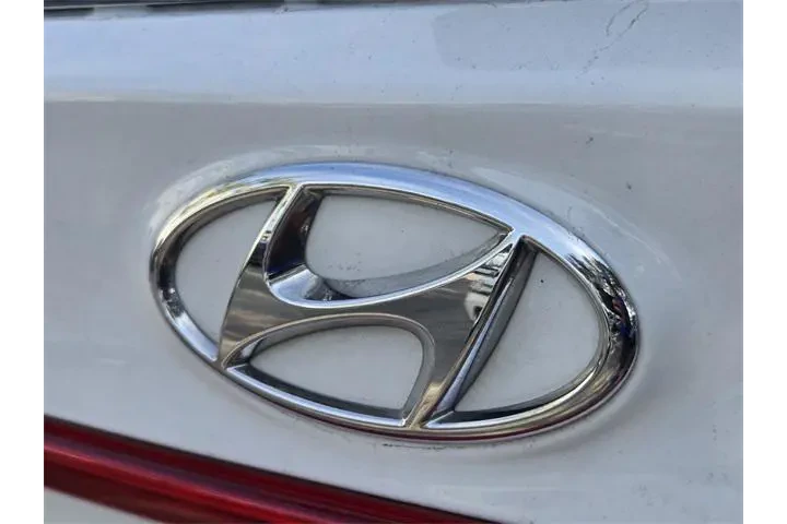 $19399 : Hyundai SANTA FE 2022 SEL 4d image 9