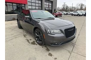 $28991 : Chrysler 300 2023 S V6 4dr S thumbnail