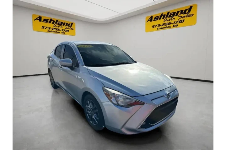 $10900 : 2019 Yaris LE image 8