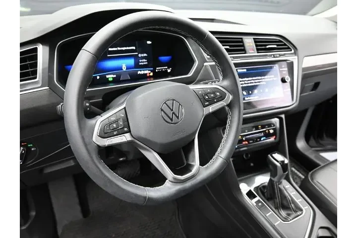 $22893 : Volkswagen Tiguan 2023 SE 4d image 9