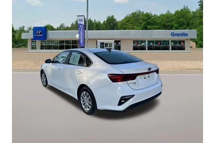 $12990 : Kia Forte 2019 FE 4dr Sedan image 9