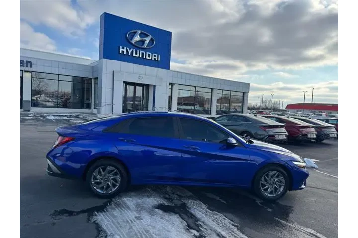 $18990 : Hyundai ELANTRA 2024 SEL 4dr image 8