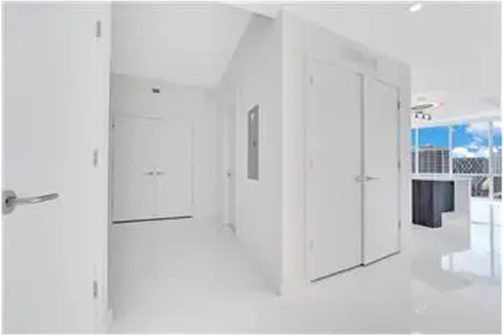 $4500 : Rental property with 1 bedro image 3