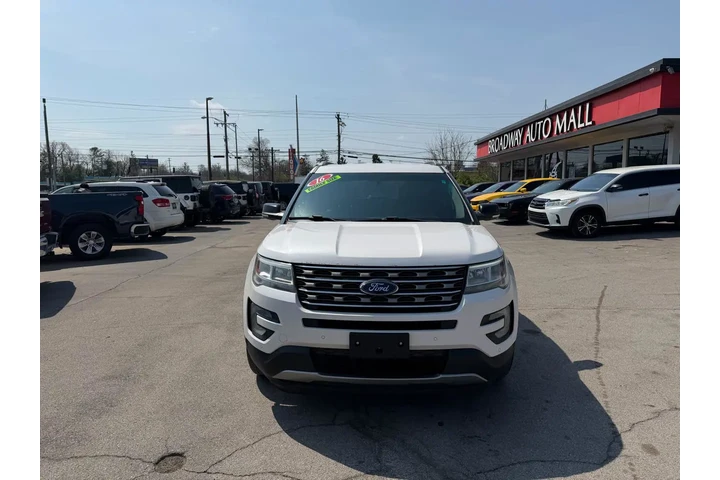 2016 Explorer XLT image 7