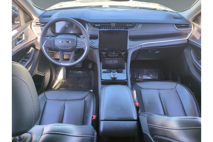 Jeep Grand Cherokee 2023 4x2 image 10