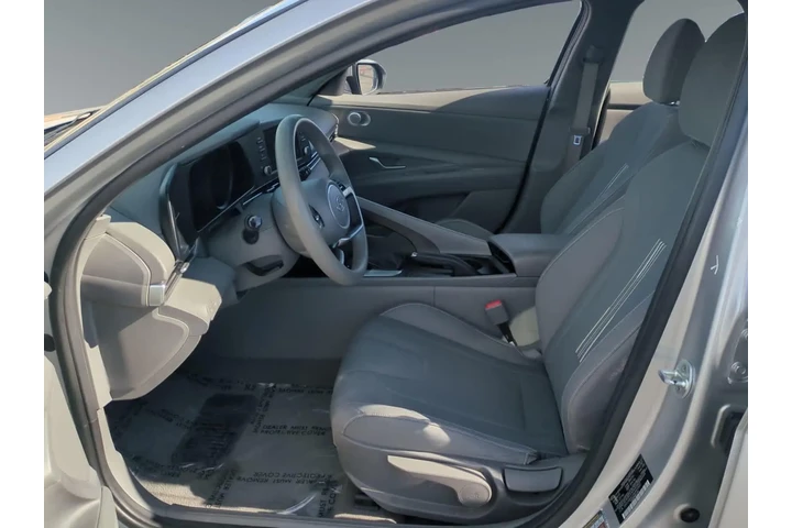 Hyundai ELANTRA 2021 image 9