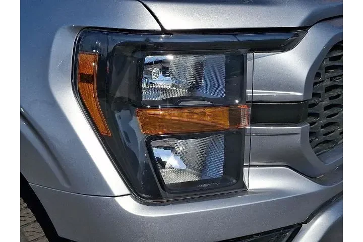 $39565 : Ford F-150 2023 4x4 XL 4dr S image 9