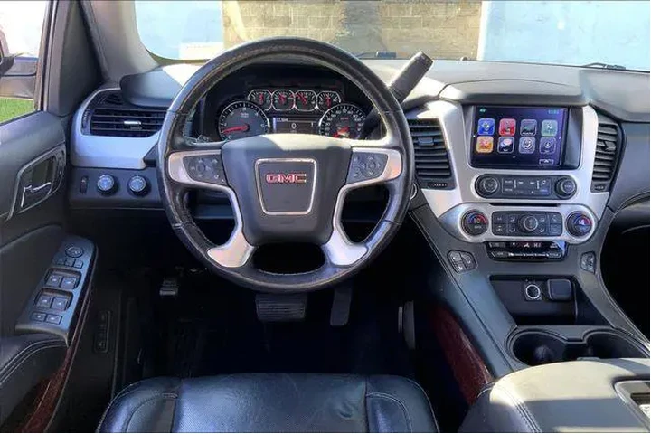 $18985 : GMC Yukon XL 2017 4x4 SLT 4d image 5