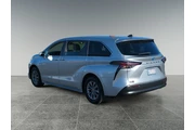 $38484 : Toyota Sienna 2024 LE 8-Pass thumbnail