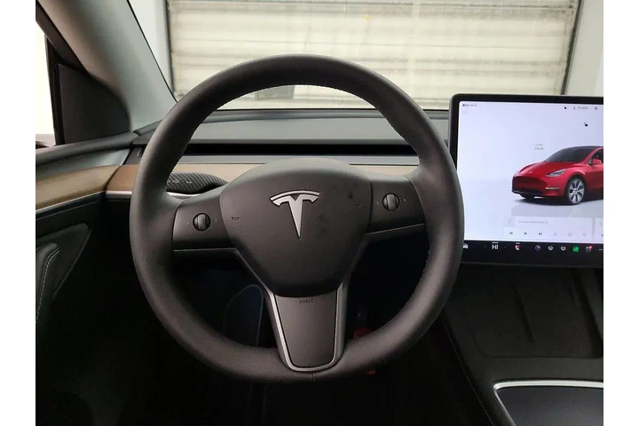 $31998 : Tesla Model Y 2023 AWD Long image 10