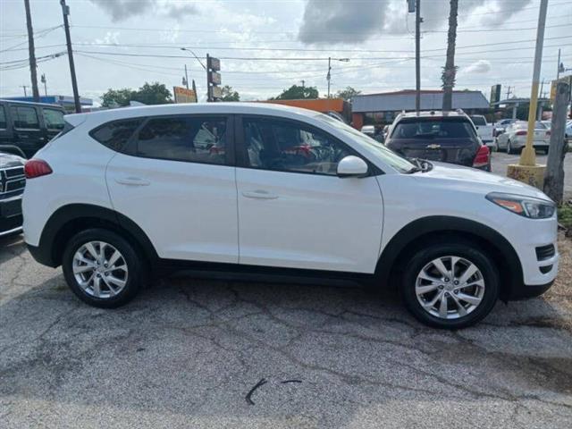 $13800 : 2019 Tucson SE image 2