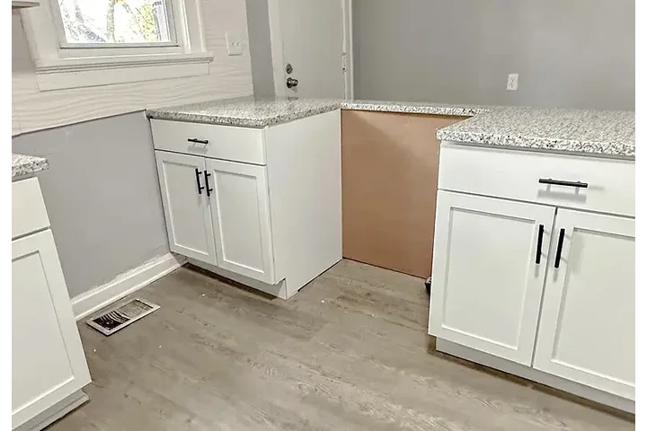 $1400 : HOME AVAILABLE NOW IN KANSAS image 4
