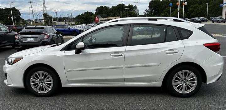 $14480 : PRE-OWNED 2017 SUBARU IMPREZA image 2