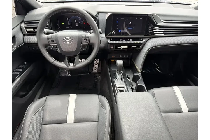 $31999 : Toyota Camry 2026 SE 4dr Sed image 2