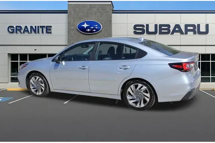 $32680 : Subaru Legacy 2025 AWD Limit image 7