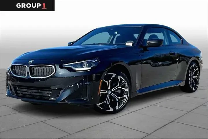$38955 : BMW 2 Series 2025 AWD 230i x image 1