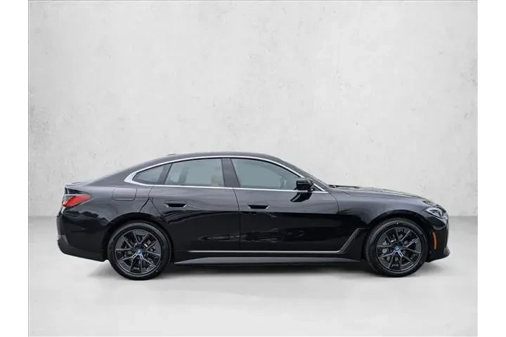 $35040 : BMW i4 2024 eDrive35 Gran Co image 4