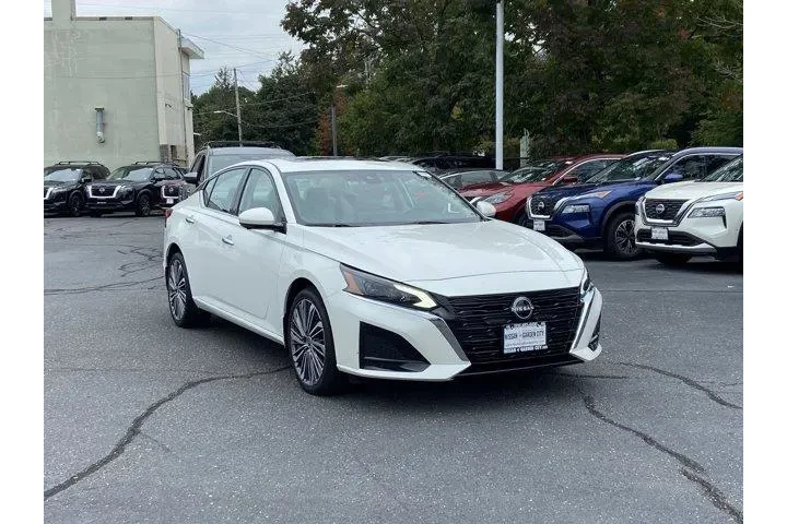 $23995 : Nissan Altima 2023 AWD 2.5 S image 1