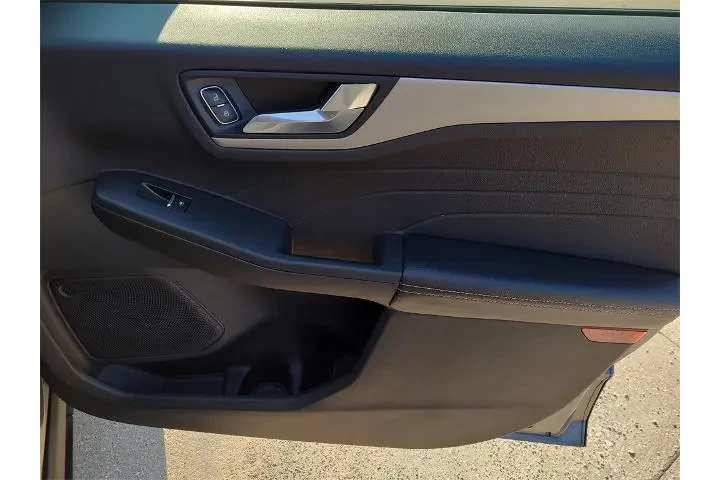 $21806 : Ford Escape Hybrid 2021 SEL image 8