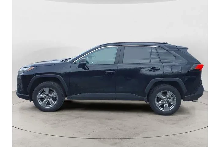 $34888 : Toyota RAV4 2024 AWD XLE 4dr image 2