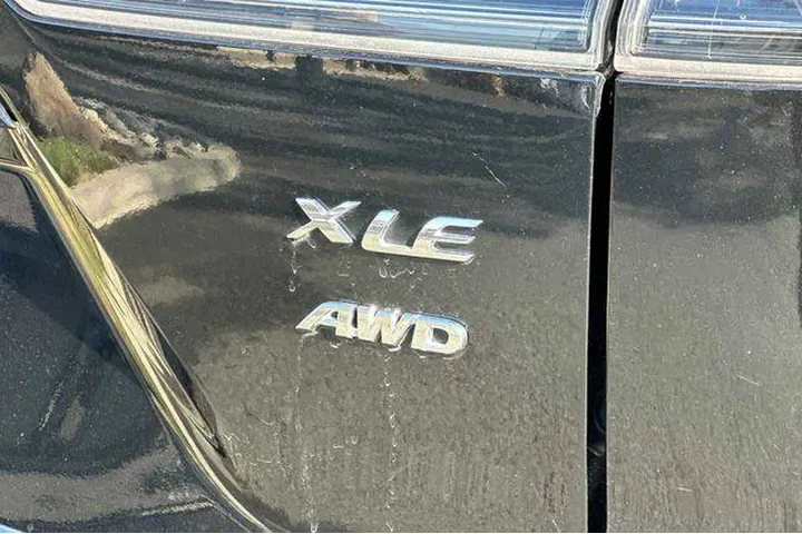 $23903 : Toyota Corolla Cross 2024 AW image 9