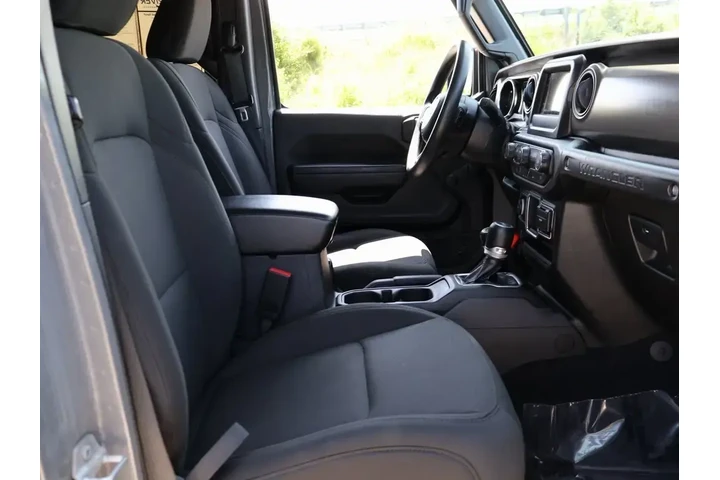 $25397 : Jeep Wrangler Unlimited 2022 image 9