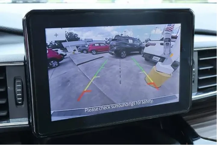 $27399 : Ford Explorer 2024 Limited 4 image 4