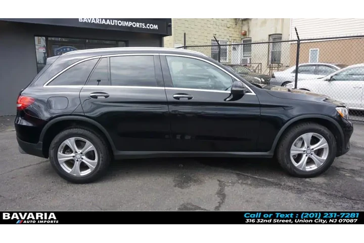 $15888 : 2016 GLC 4MATIC 4dr GLC 300 image 8