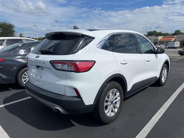 $18791 : PRE-OWNED 2022 FORD ESCAPE SE image 10