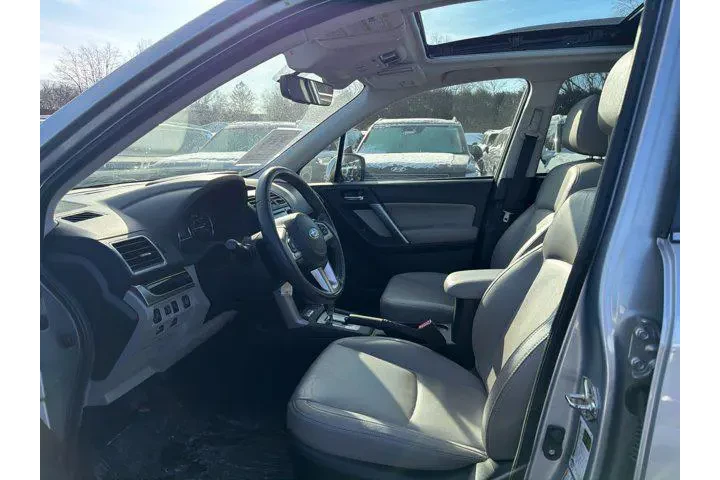 $18500 : Subaru Forester 2018 AWD 2.5 image 5