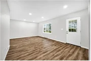$900 : Rental property with 2 bedro thumbnail