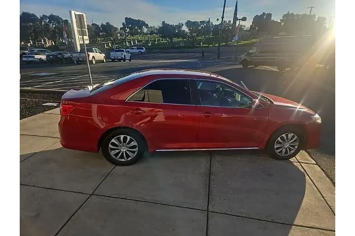 $13988 : Toyota Camry 2012 SE 4dr Sed image 6