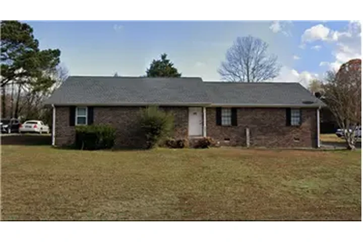 $1425 : Rental property with 2 bedro image 1