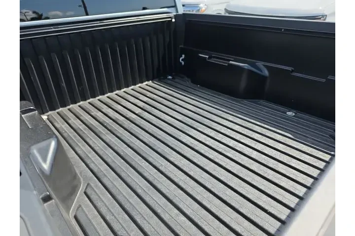 $30990 : Toyota Tacoma 2024 4x2 SR5 4 image 5