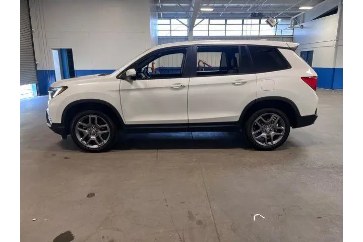 $31938 : Honda Passport 2023 AWD EX-L image 6