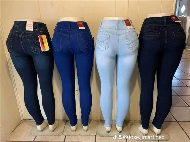 $10 : LINDOS Y SEXIS JEANS $9.99 image 1