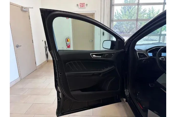 $25682 : Ford Edge 2021 AWD ST 4dr Cr image 10