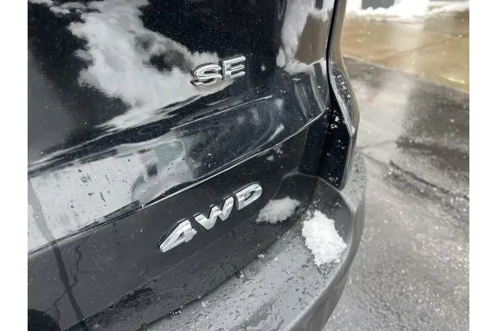 $17988 : Ford EcoSport 2022 AWD SE 4d image 6