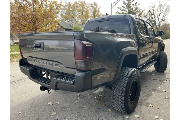 $28997 : 2017 Tacoma TRD Off-Road image 7