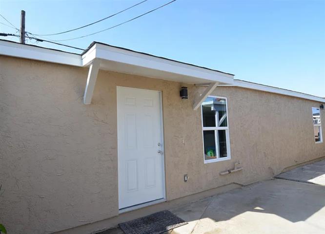 $1843 : READY FOR MOVE IN Compton image 1