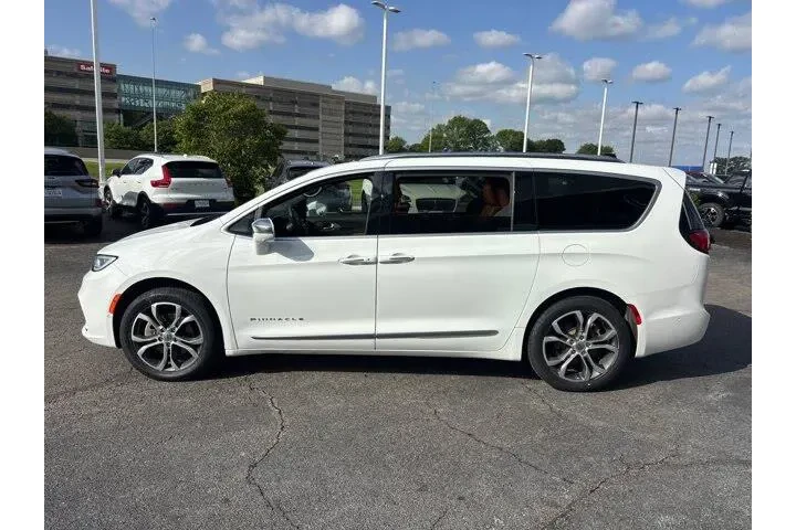 $39985 : Chrysler Pacifica 2024 AWD P image 4
