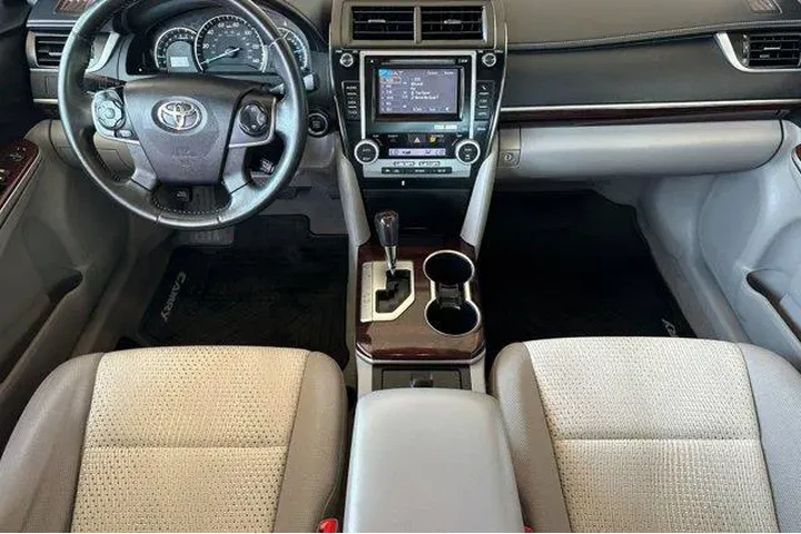 $17400 : Toyota Camry 2014 XLE 4dr Se image 6